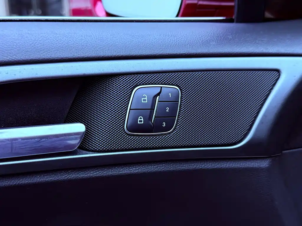 Ford Mondeo — миниатюра 24