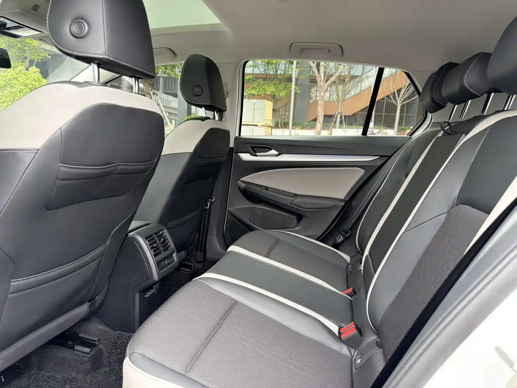 Volkswagen Golf 2021 280TSI DSG Pro