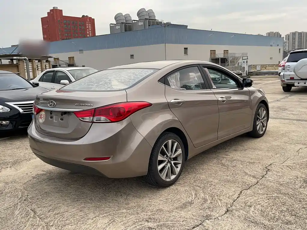 Hyundai Elantra 2015 1.6L AT Lead