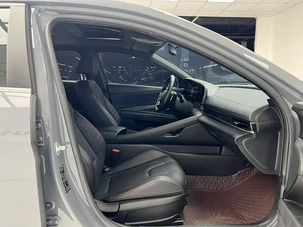 Hyundai Elantra — миниатюра 15