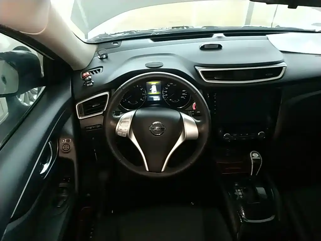 Nissan X-Trail — миниатюра 11
