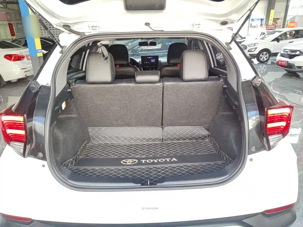 Toyota Yaris L — миниатюра 19