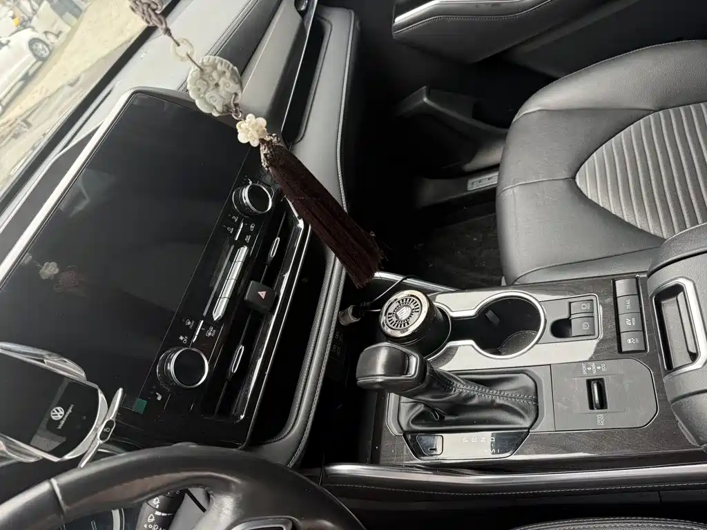 Toyota Crown Kluger — миниатюра 6