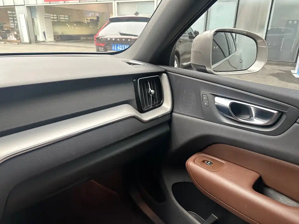 Volvo XC60 — миниатюра 11