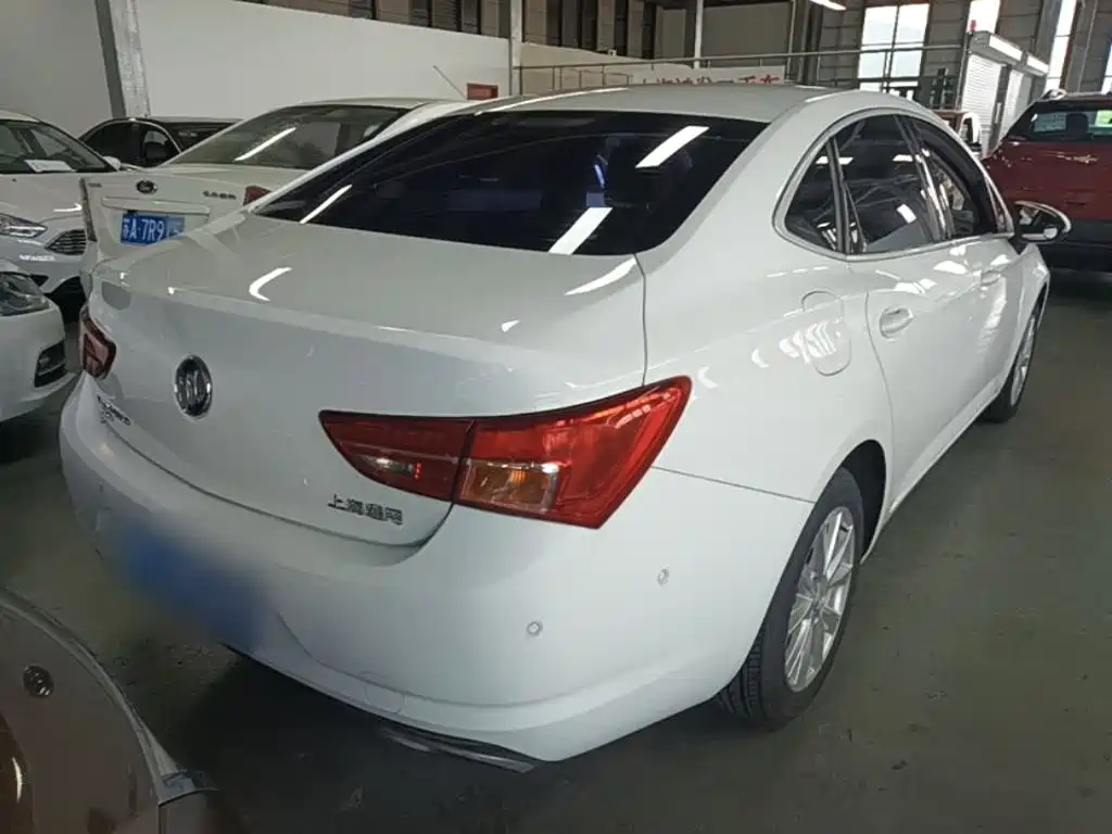 Buick Verano — миниатюра 7