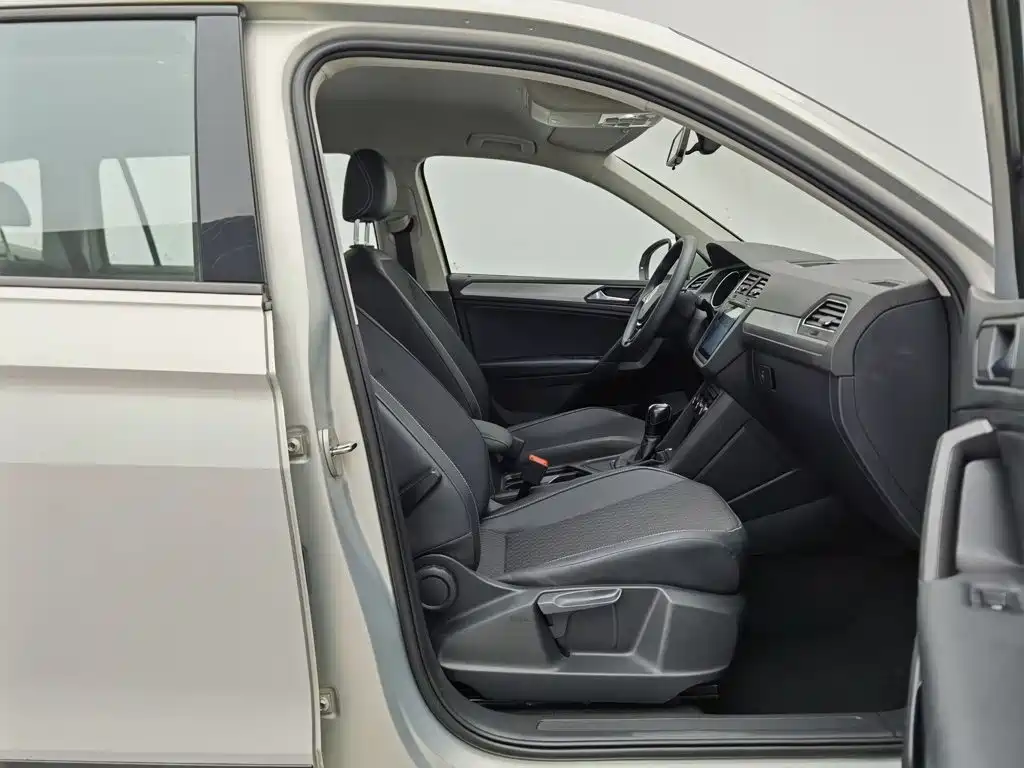 Volkswagen Tiguan L — миниатюра 23