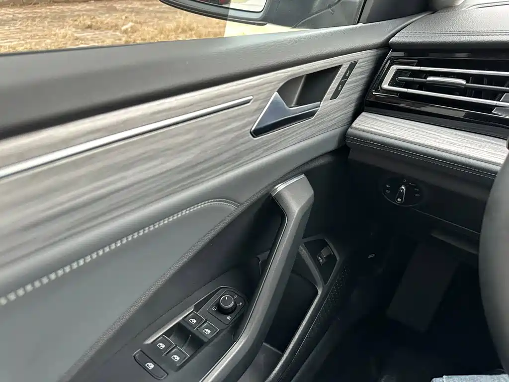Volkswagen Sagitar — миниатюра 22