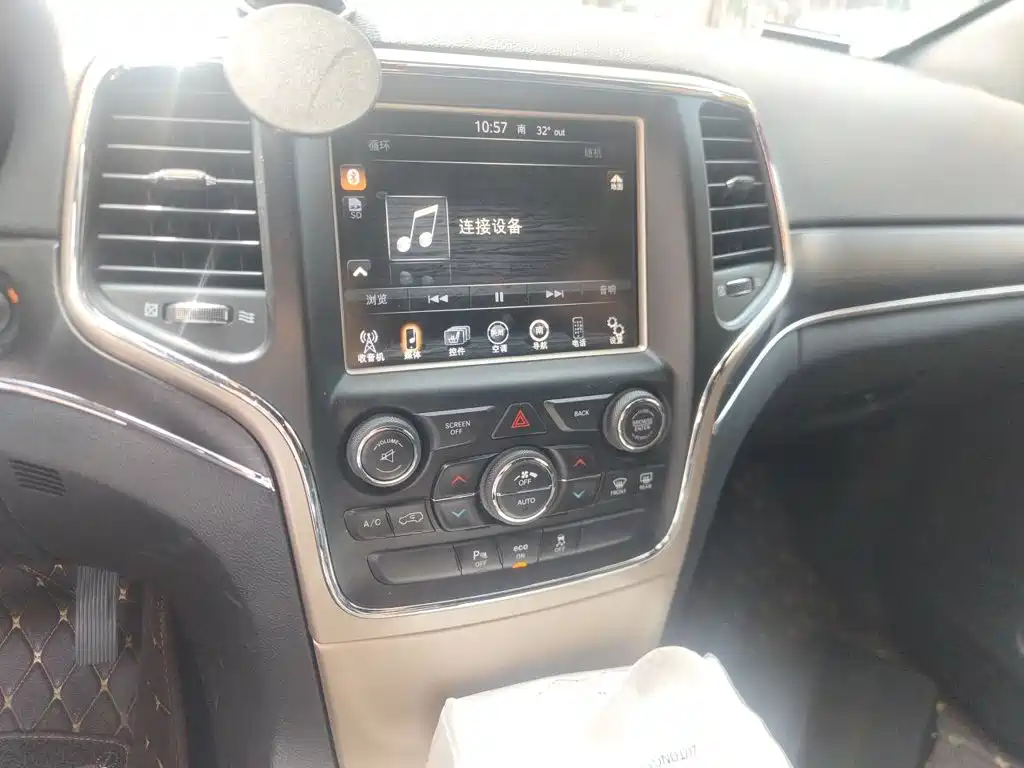 Jeep Grand Cherokee (Import) — миниатюра 14