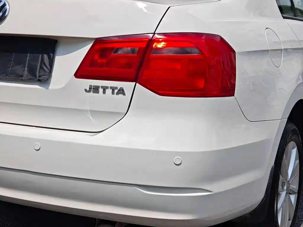 Volkswagen Jetta — миниатюра 10