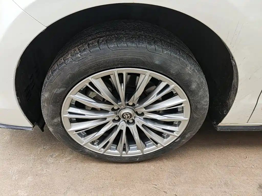 Toyota Sienna — миниатюра 23