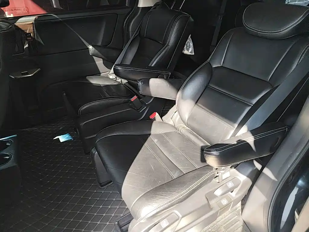 Honda Elysion — миниатюра 17