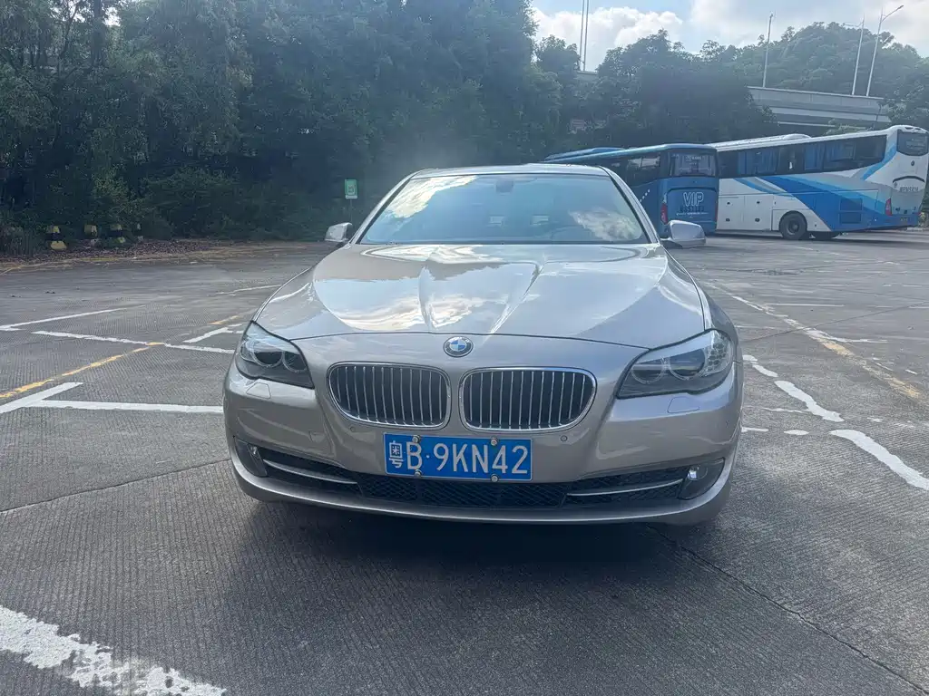 BMW 5 Series — миниатюра 2
