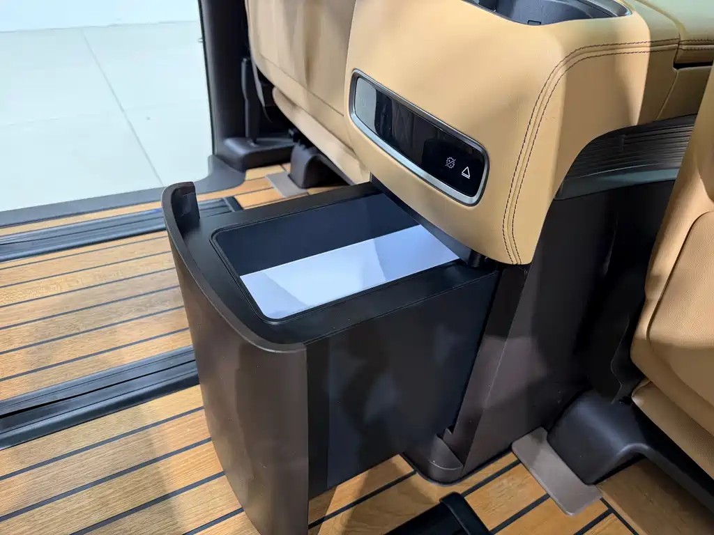 Denza Denza D9 — миниатюра 10