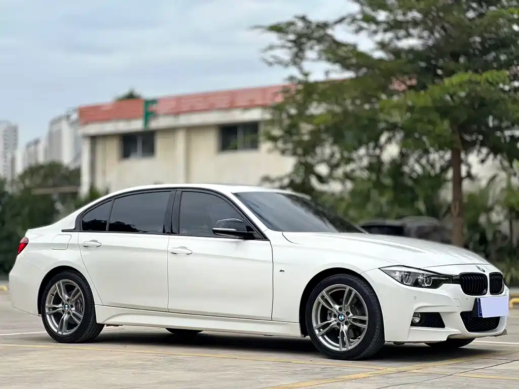 BMW 3 SERIES
