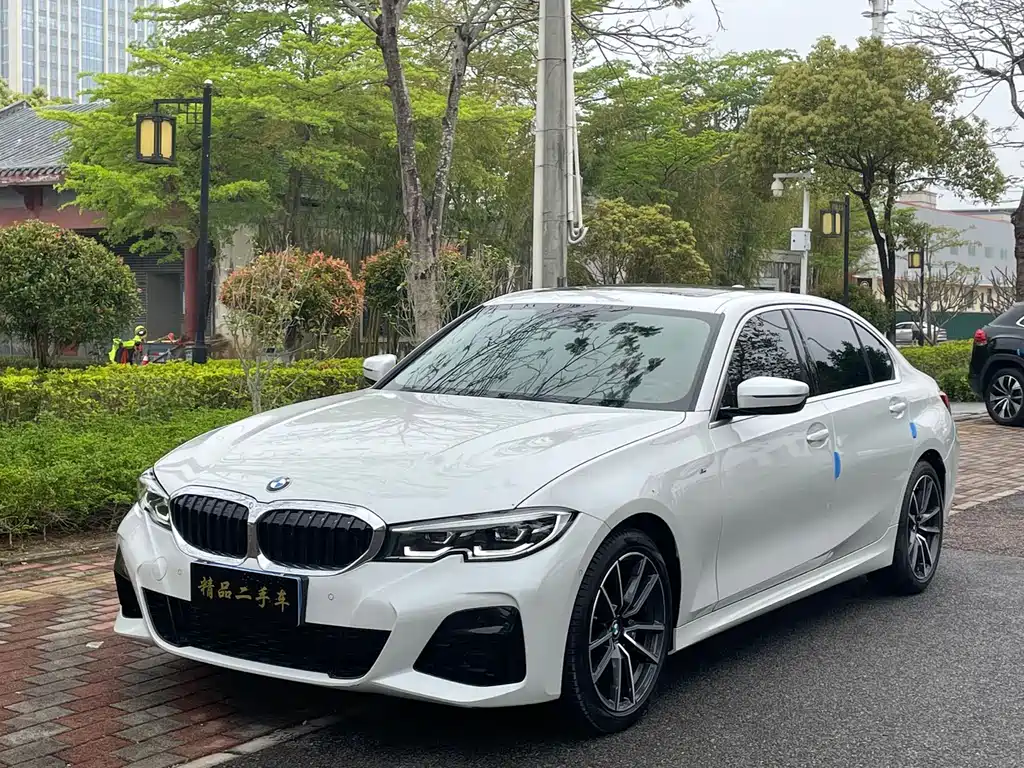 BMW 3 Series 2021