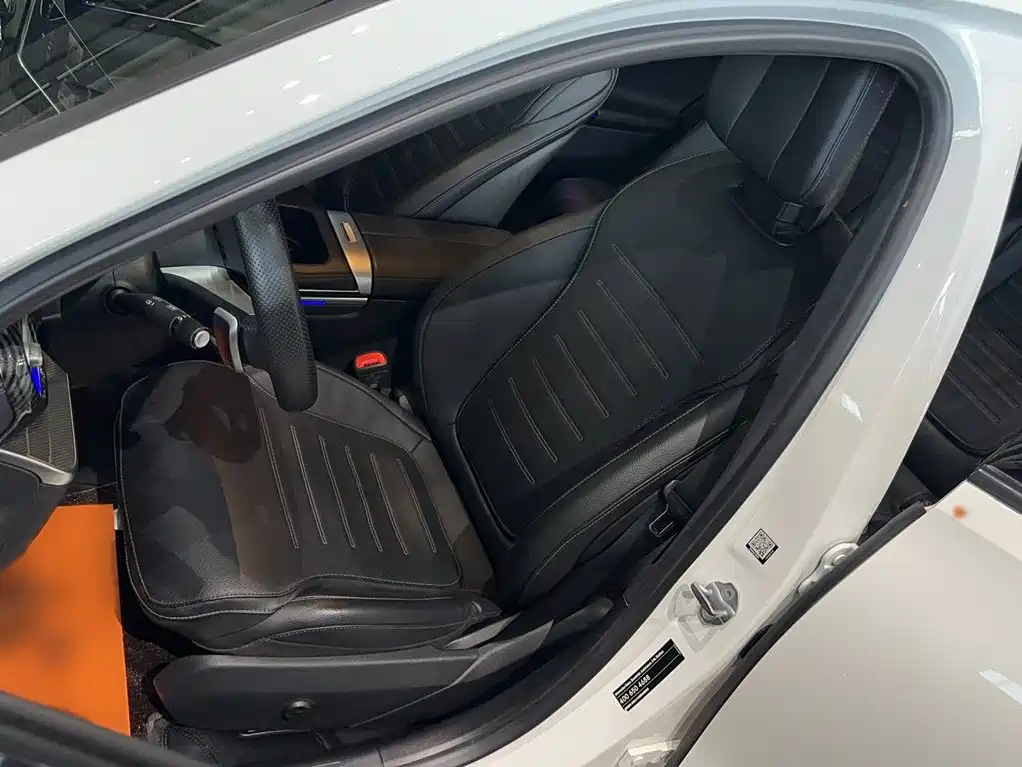 Mercedes-Benz C-Class — миниатюра 12