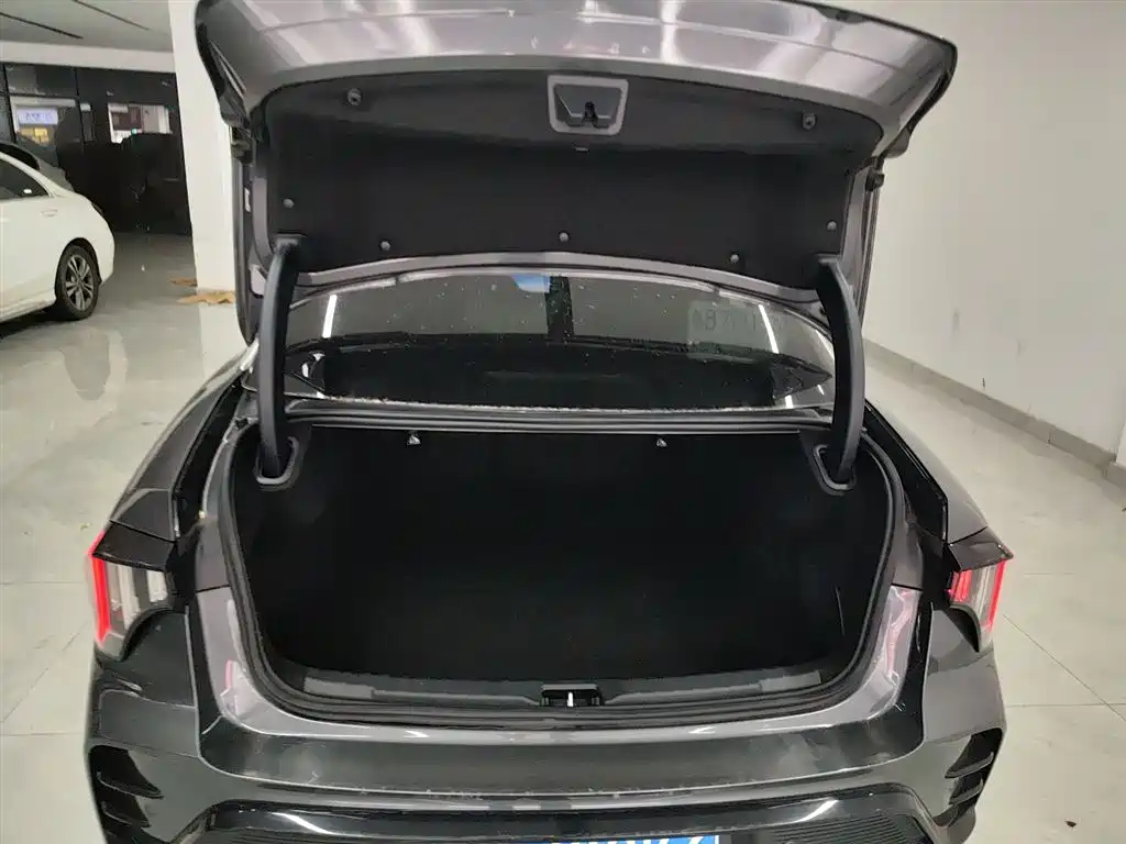 Lynk & Co 03 - фото 19