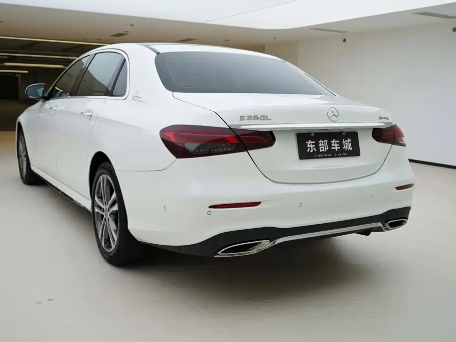 Mercedes-Benz E-Class — миниатюра 4