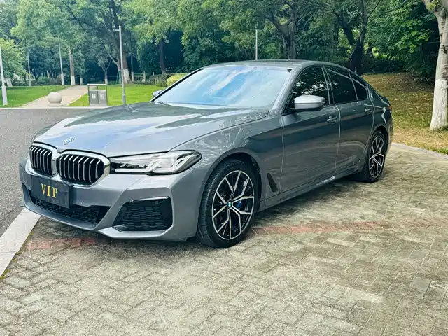 BMW 5 Series — фото 1