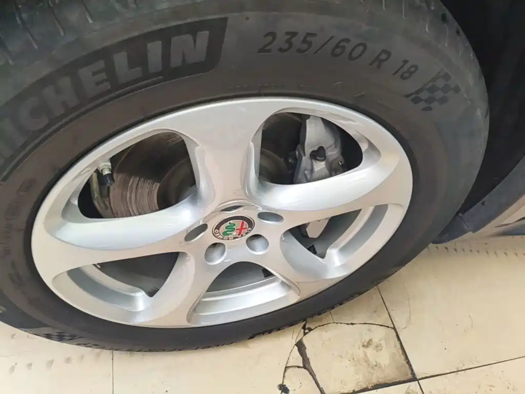 Alfa Romeo Stelvio — миниатюра 23