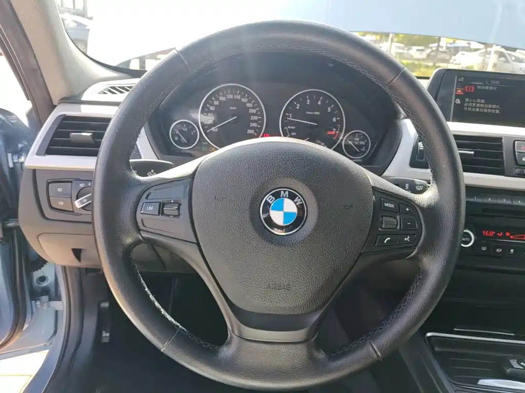 BMW 3 Series — миниатюра 11