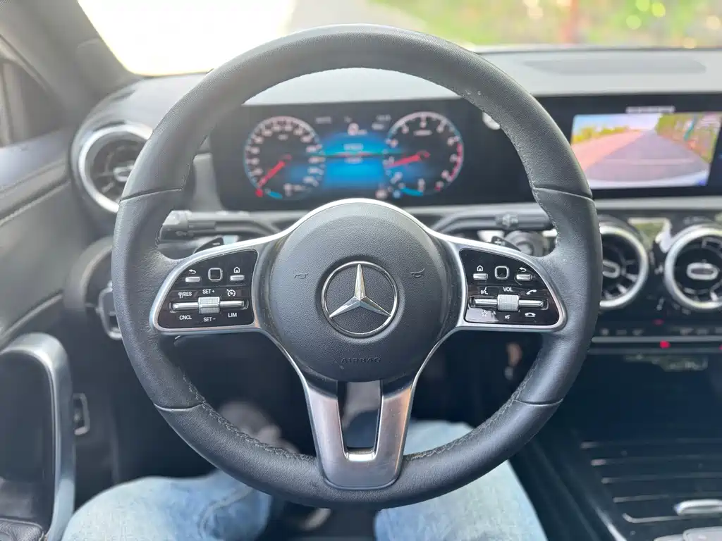 Mercedes-Benz A-Class - фото 7