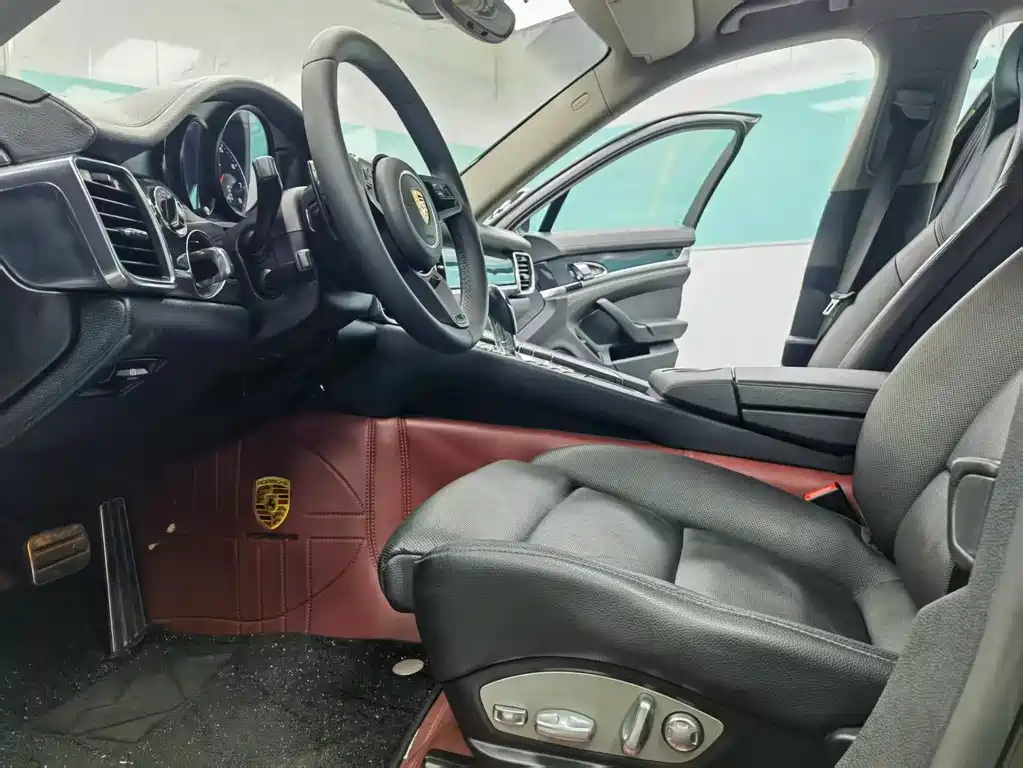 Porsche Panamera 2014 Panamera 4 3.0T