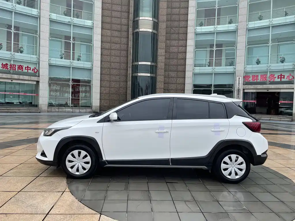 Toyota Yaris L — миниатюра 4