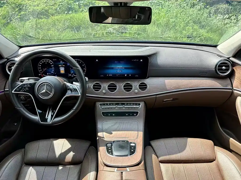 Mercedes-Benz E-Class — миниатюра 4
