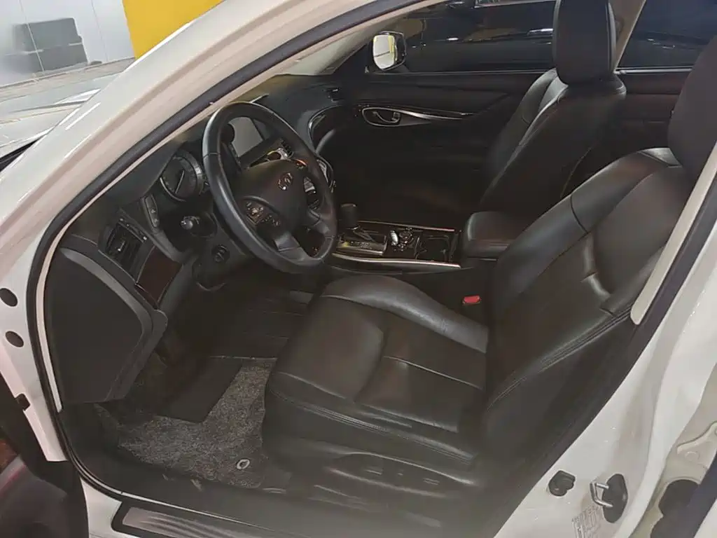 Infiniti Q70 — миниатюра 15