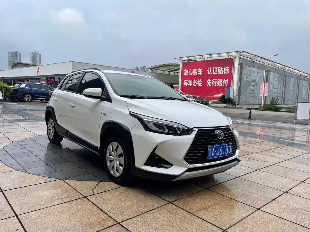 Toyota Yaris L — миниатюра 3