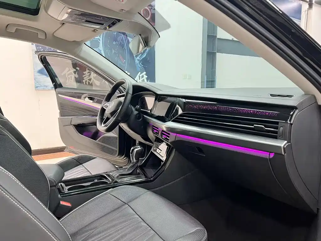 Volkswagen Passat 2022 330TSI Luxury
