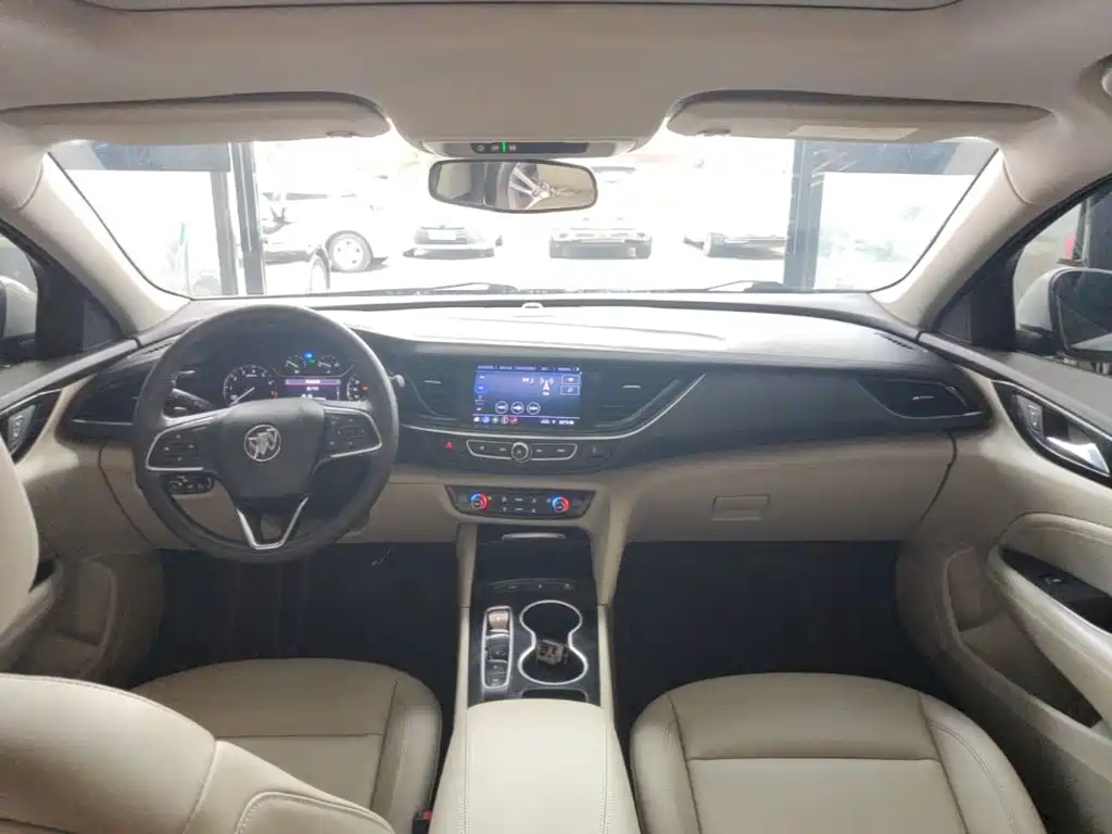 Buick Regal — миниатюра 10