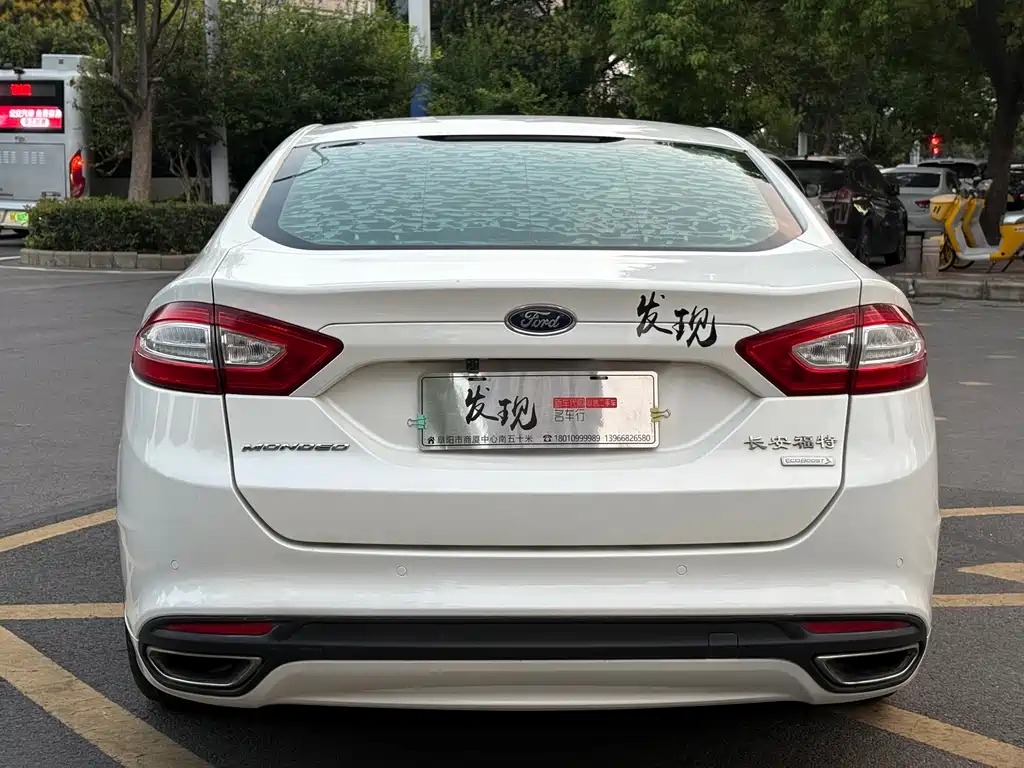 Ford Mondeo — миниатюра 12