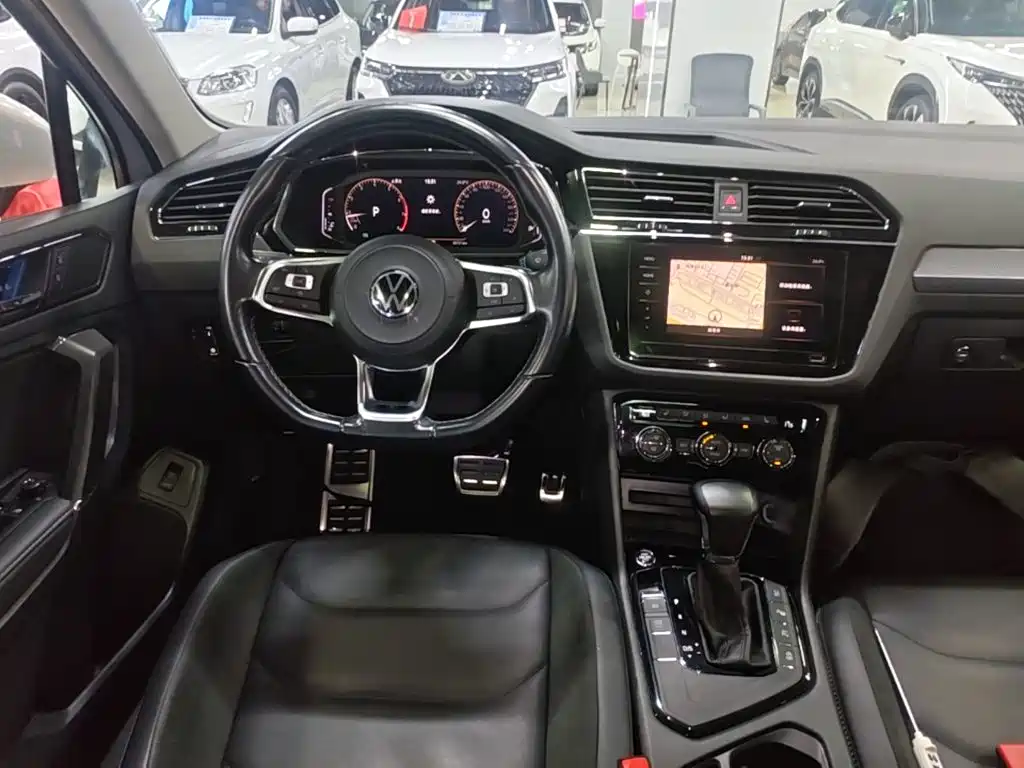 Volkswagen Tiguan L — миниатюра 13