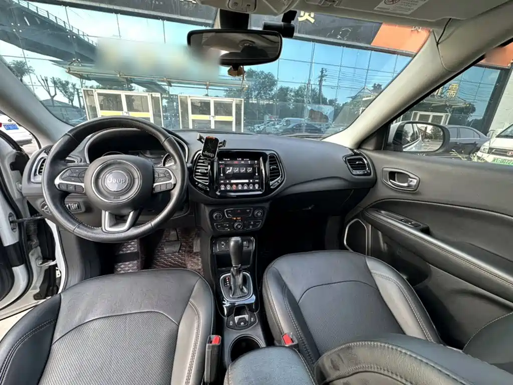Jeep Compass — миниатюра 13