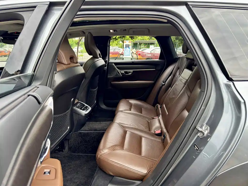 Volvo V90 2019 Cross Country T5 AWD V