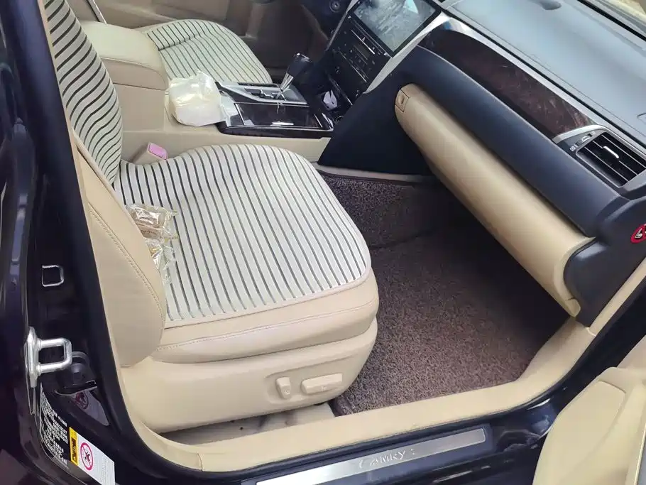 Toyota Camry — миниатюра 8
