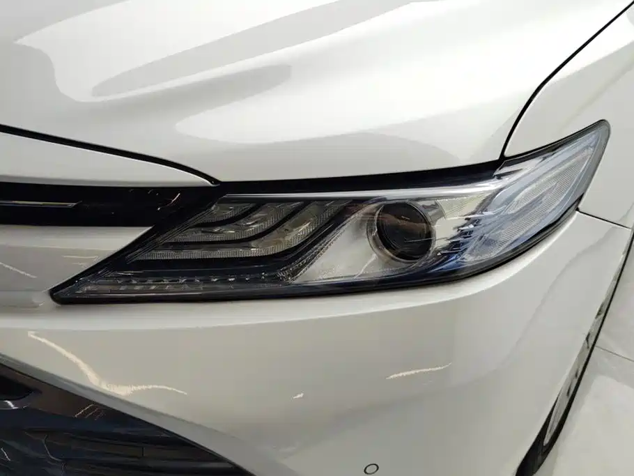 Toyota Camry — миниатюра 5