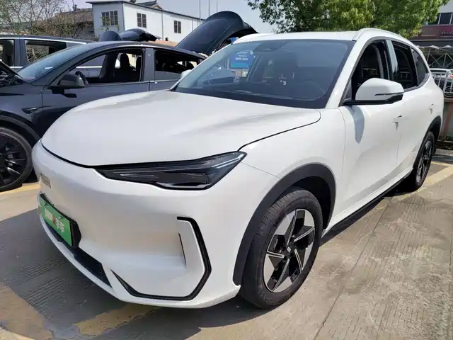 2025 Geely Galaxy E5