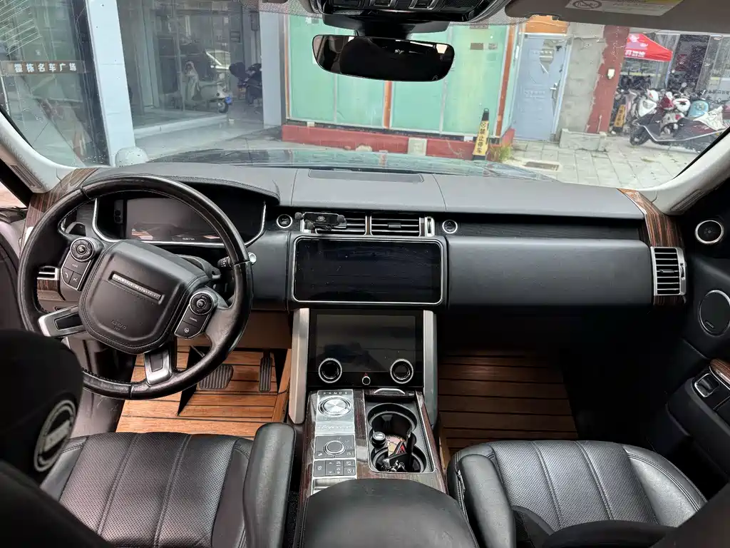 Land Rover Range Rover — миниатюра 10