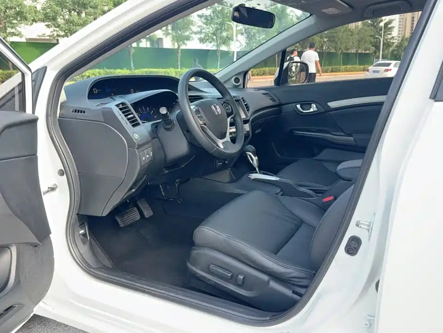 Honda Civic — миниатюра 12