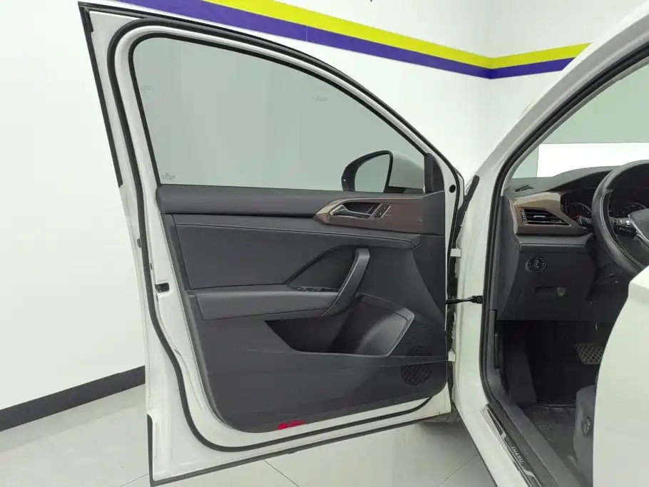 Volkswagen Tharu — миниатюра 7