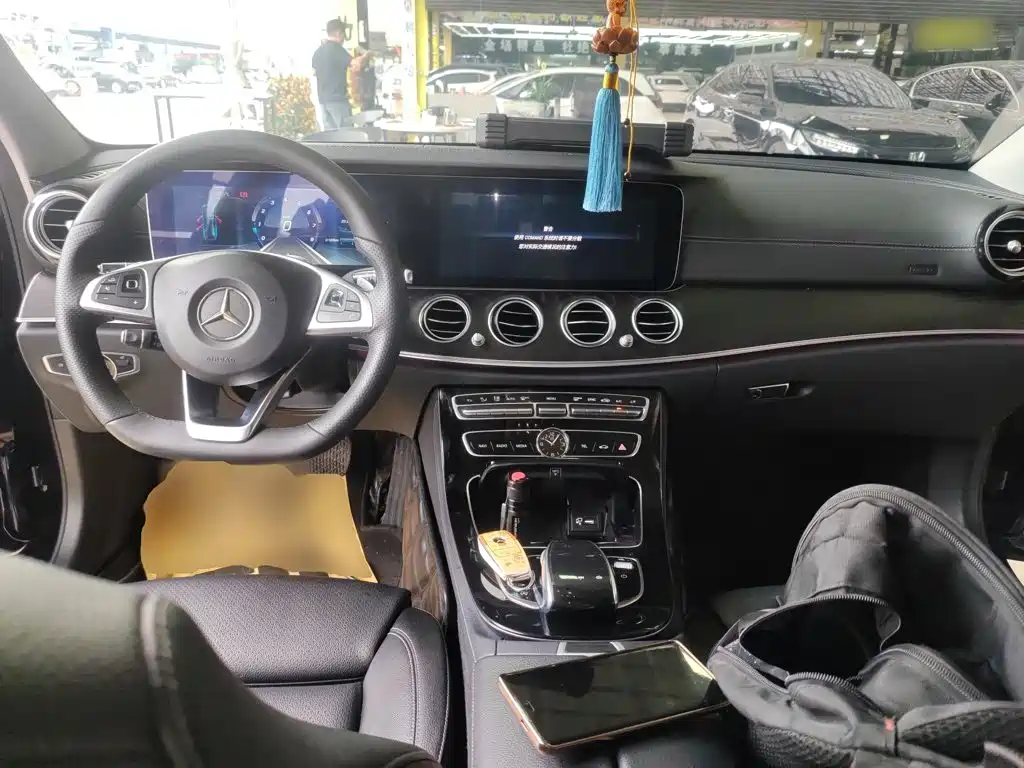 Mercedes-Benz E-Class E 2016 E 200 L Sport