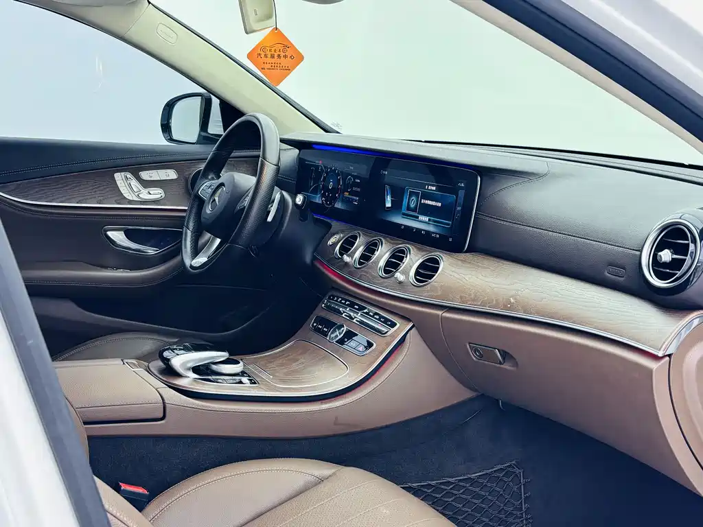 Mercedes-Benz E-Class — миниатюра 13