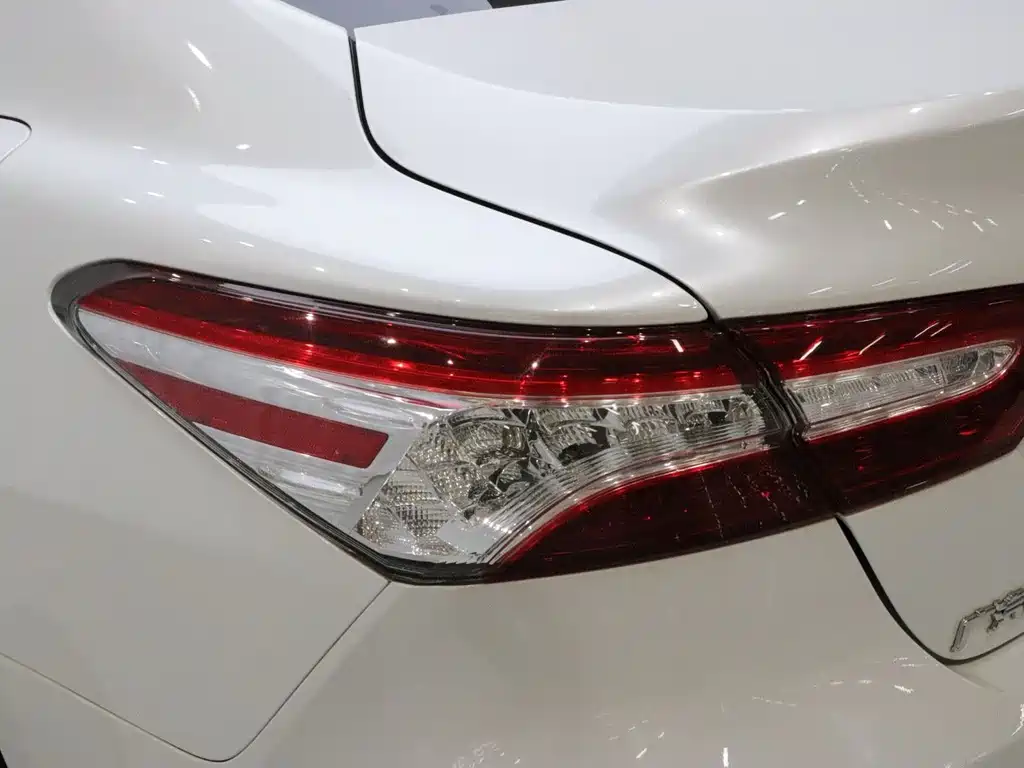Toyota Camry — миниатюра 19