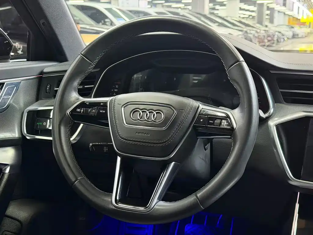 Audi A6L 2023 40 TFSI Luxury