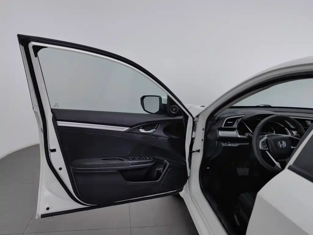 Honda Civic — миниатюра 8