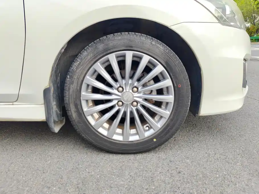 Suzuki Alivio — миниатюра 5
