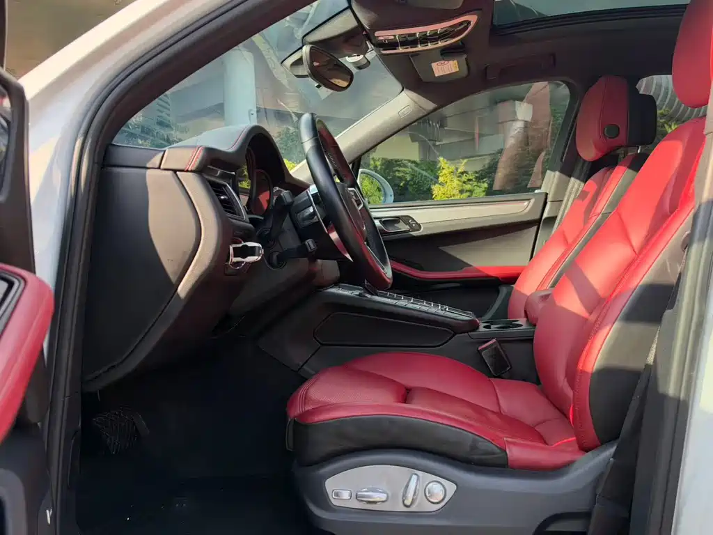 Porsche Macan — миниатюра 9
